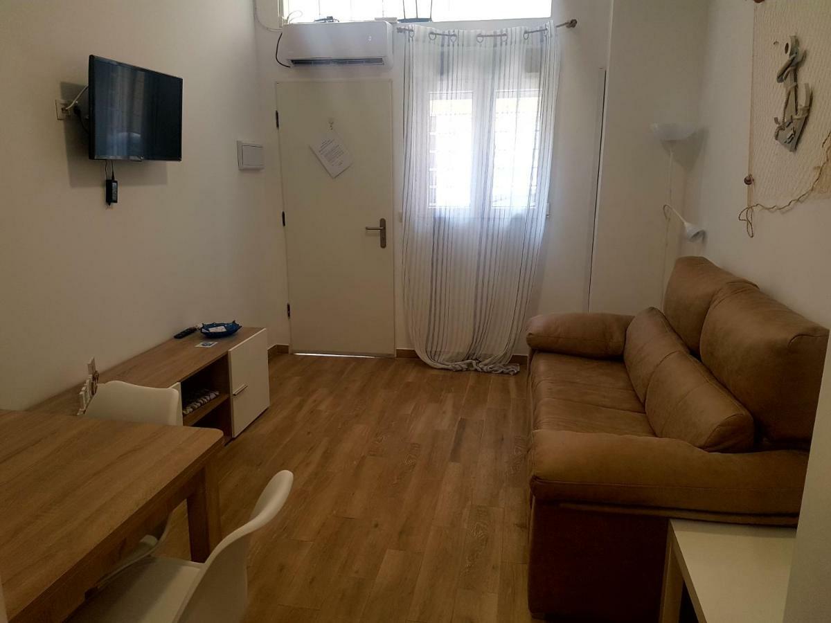 Apartments Naty Beach Málaga Eksteriør billede